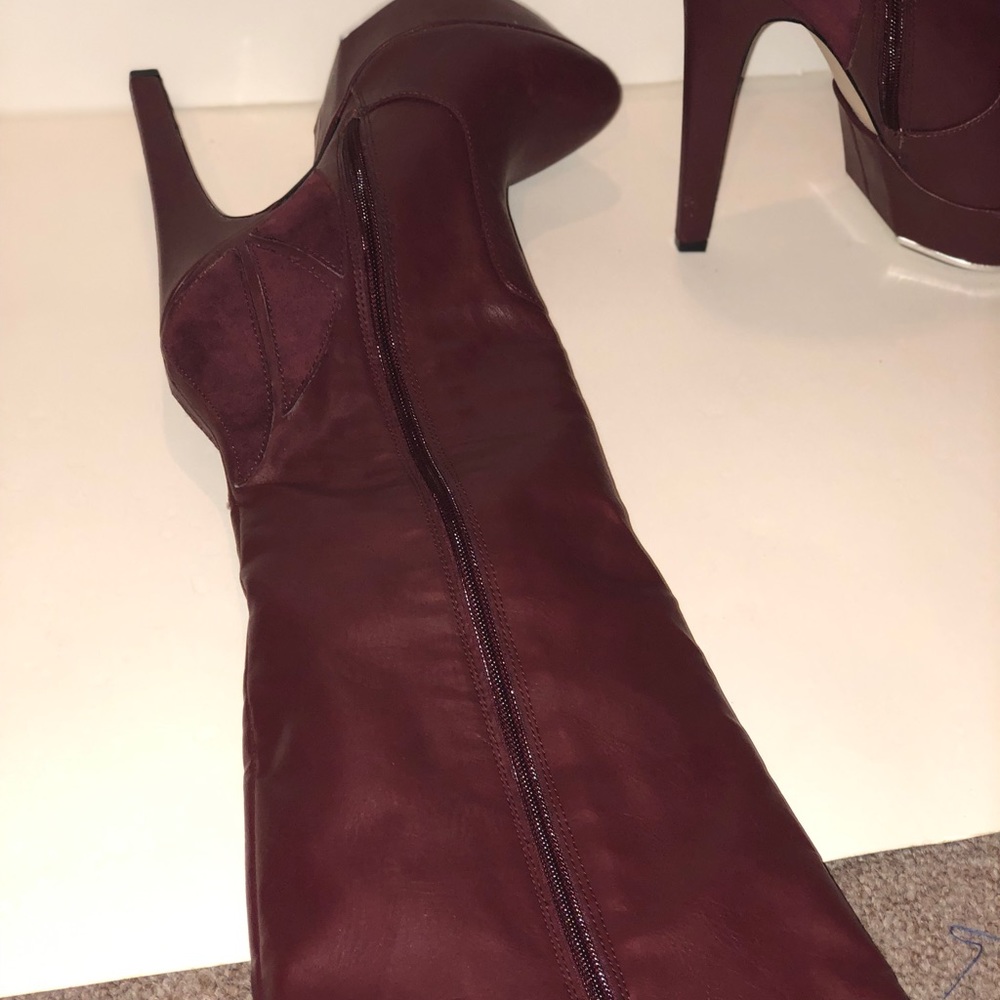 Boots - Picture 4 of 4